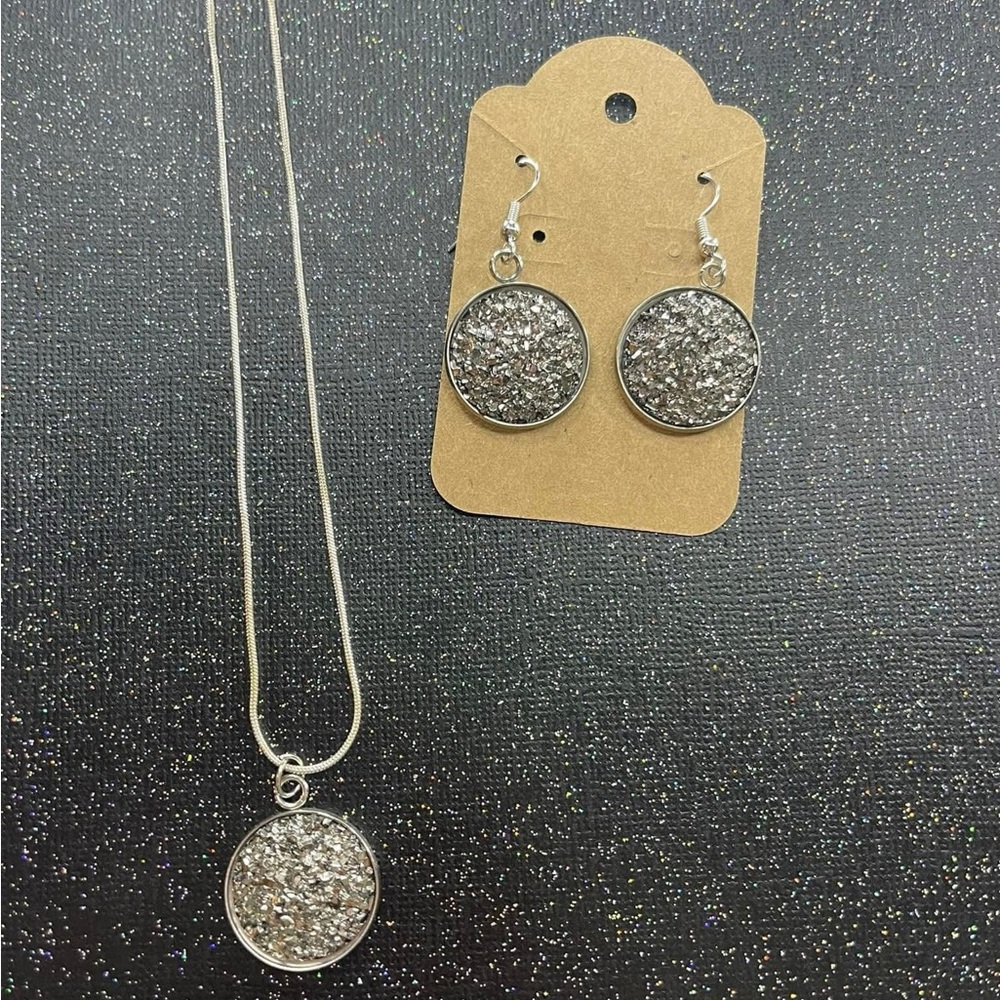 Silver Glitter Pendant Necklace and Earring Set